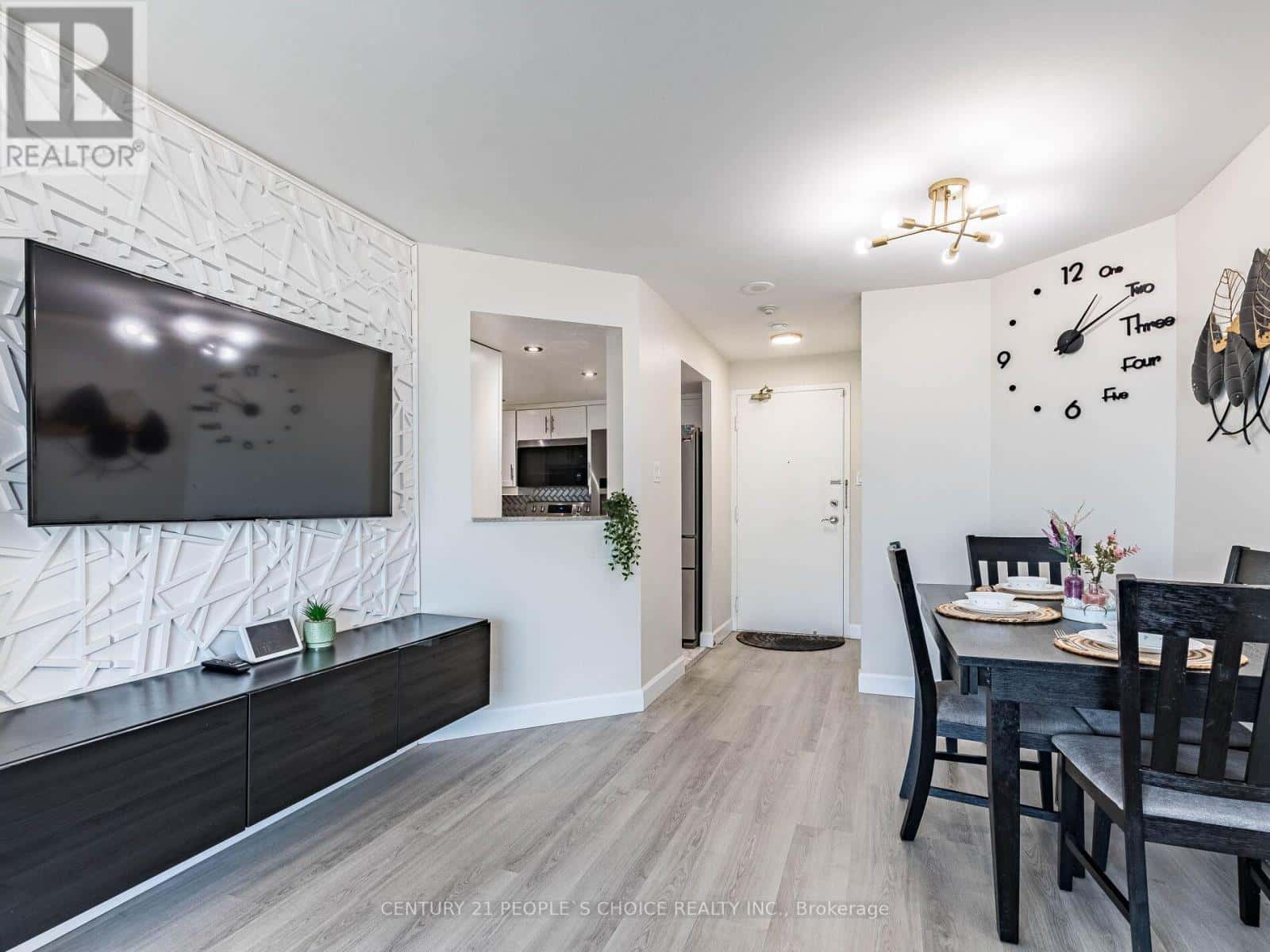 Mississauga (Hurontario) — Mississauga (Hurontario) - Photo 2 of 50