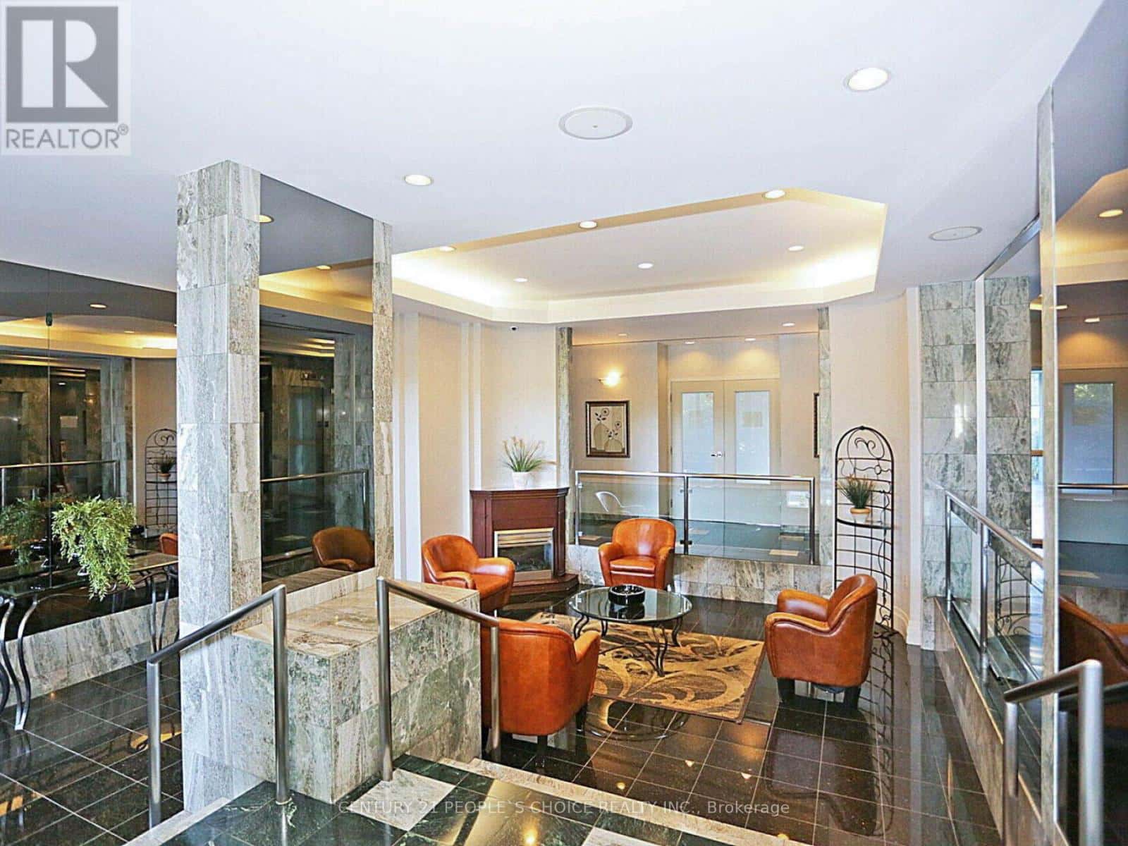 Mississauga (Hurontario) — Mississauga (Hurontario) - Photo 4 of 50