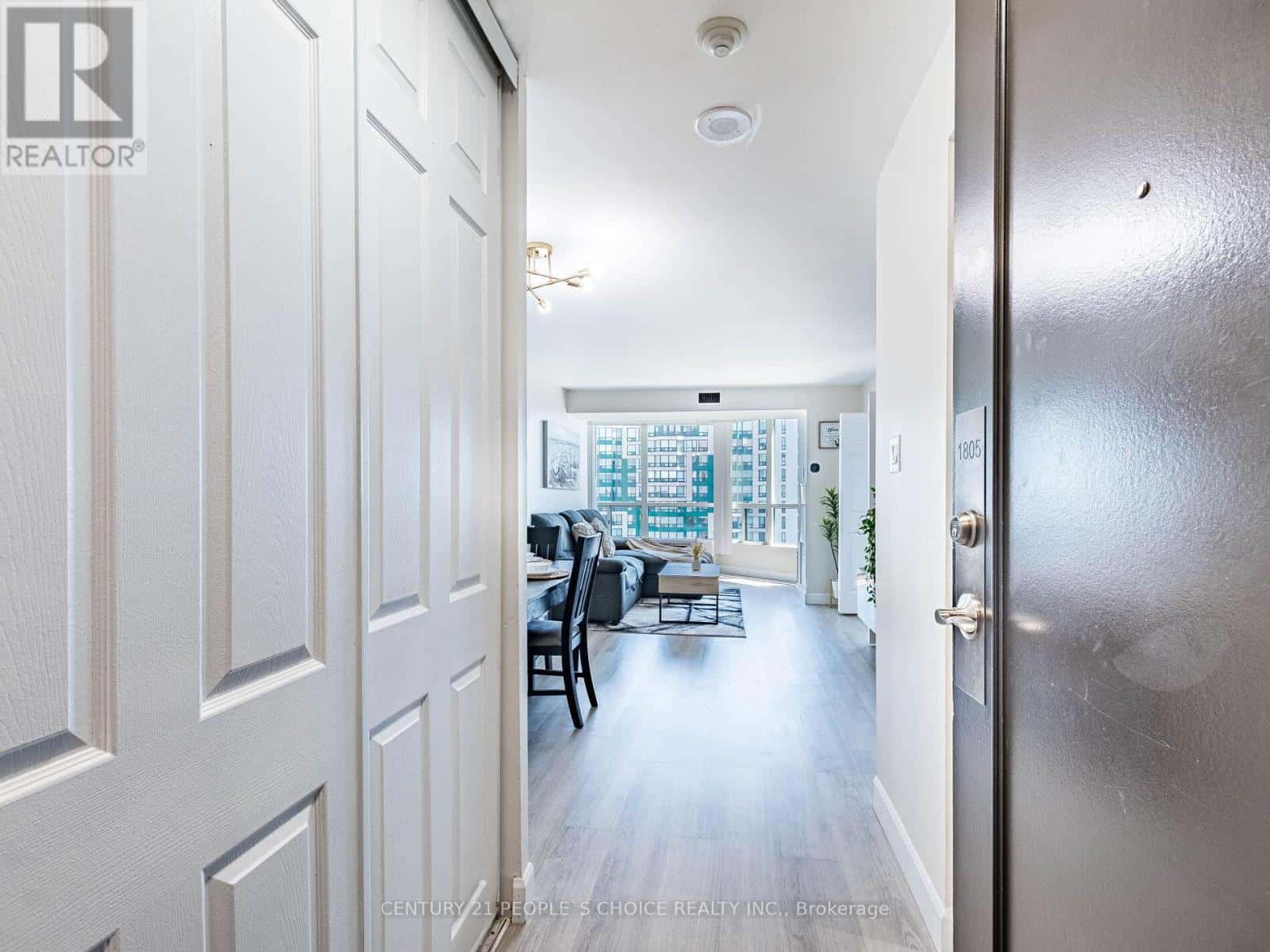 Mississauga (Hurontario) — Mississauga (Hurontario) - Photo 3 of 50