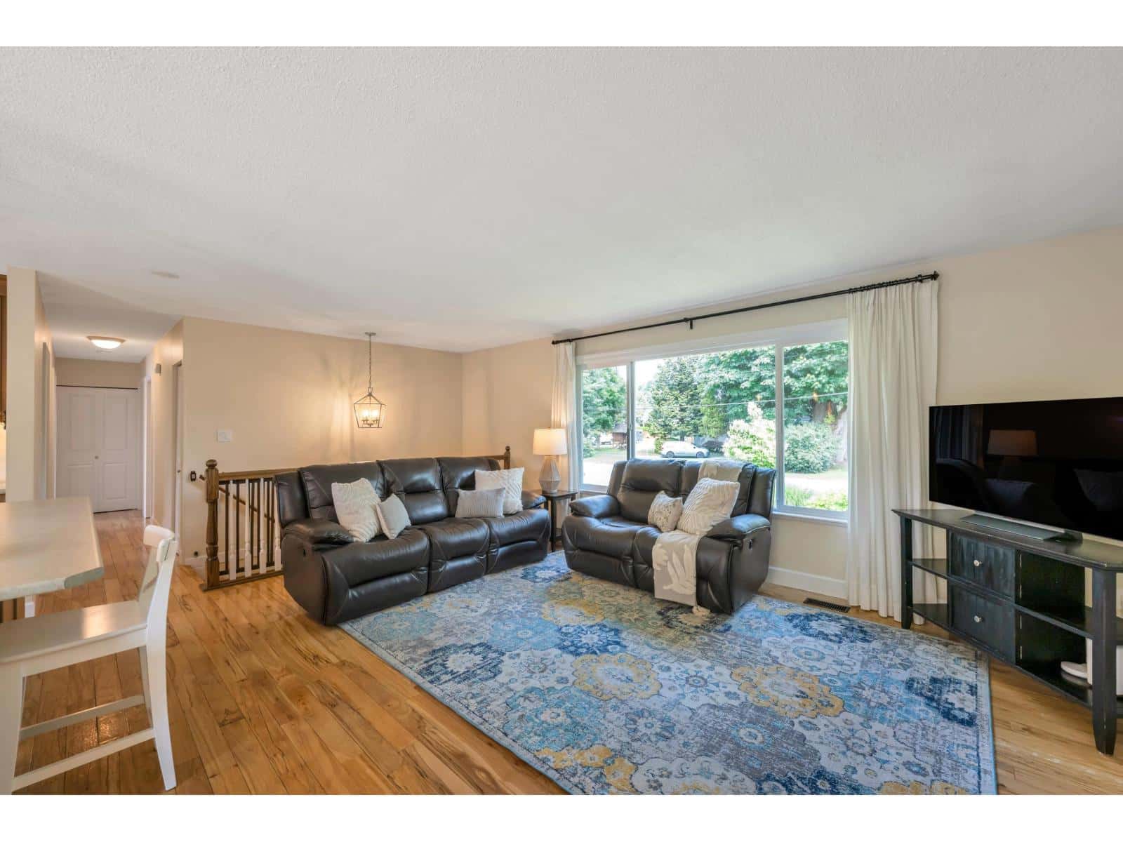 8823 NASH STREET — Langley, British Columbia - Photo 5 of 30