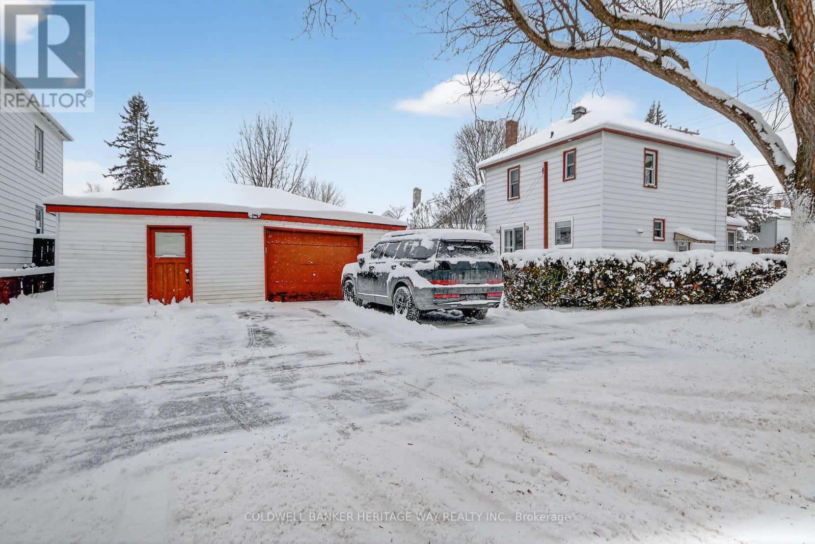 1009 THIRD STREET E — Cornwall, Ontario - Photo 4 of 49