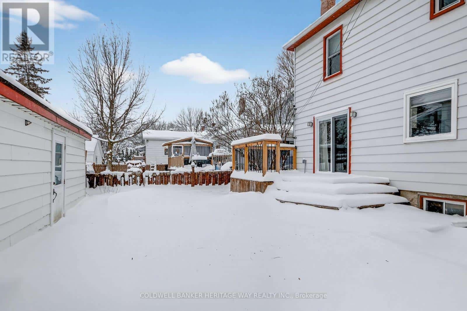 1009 THIRD STREET E — Cornwall, Ontario - Photo 5 of 49