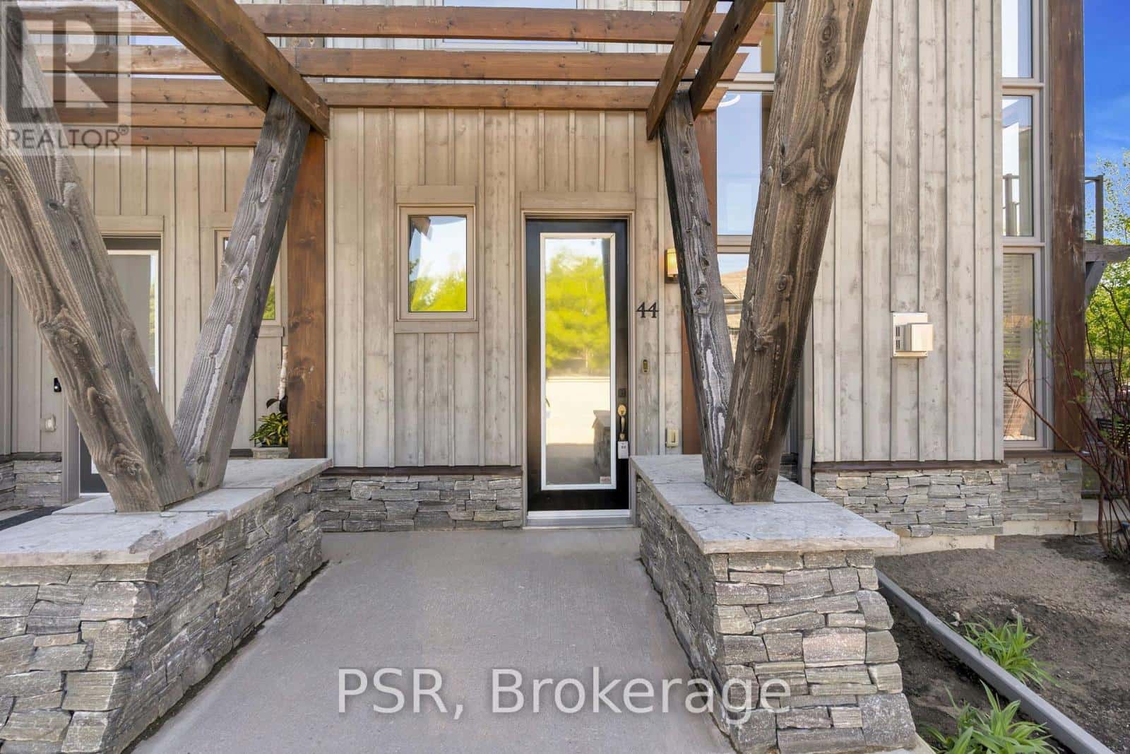 Gravenhurst (Wood (Gravenhurst)) — Gravenhurst (Wood (Gravenhurst)) - Photo 5 of 44