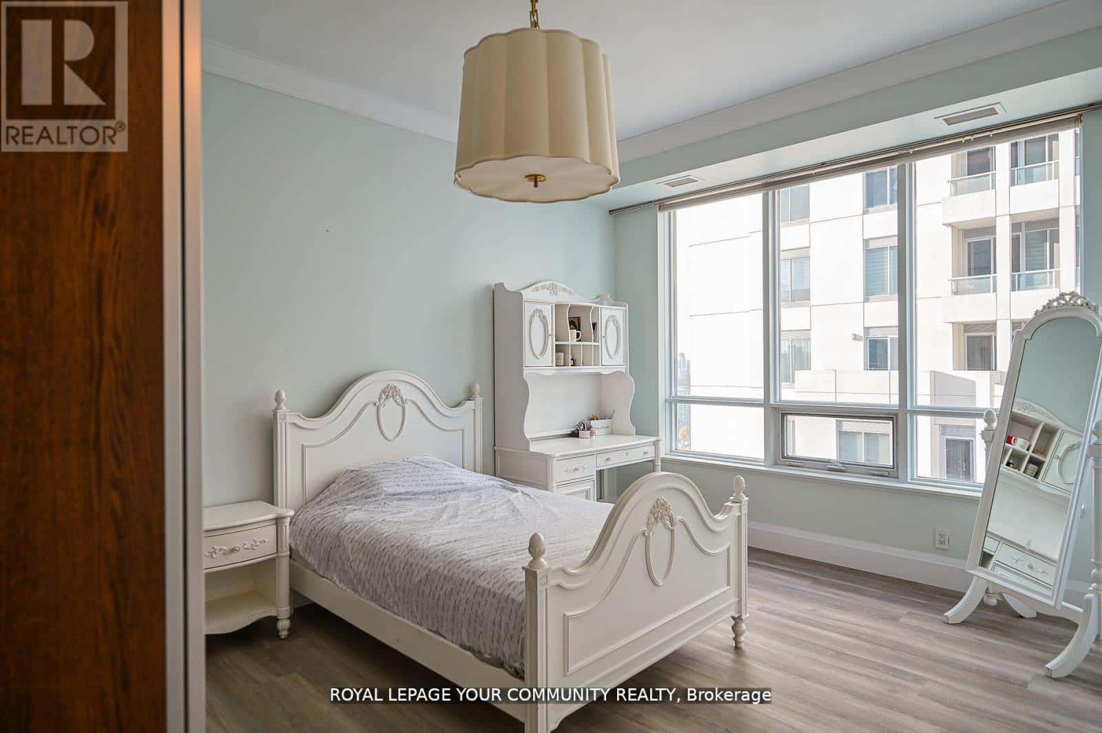 Toronto (Bay Street Corridor) — Toronto (Bay Street Corridor) - Photo 5 of 39