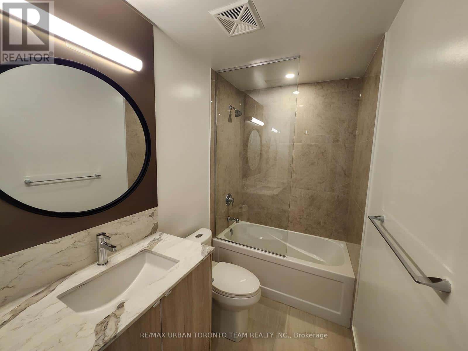 2801 - 771 YONGE STREET — Toronto (Annex) - Photo 2 of 15