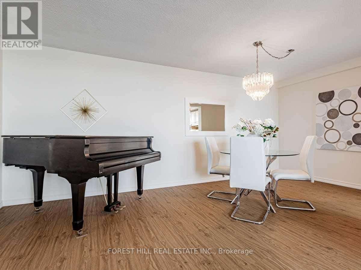 Toronto (Westminster-Branson) — Toronto (Westminster-Branson) - Photo 4 of 28