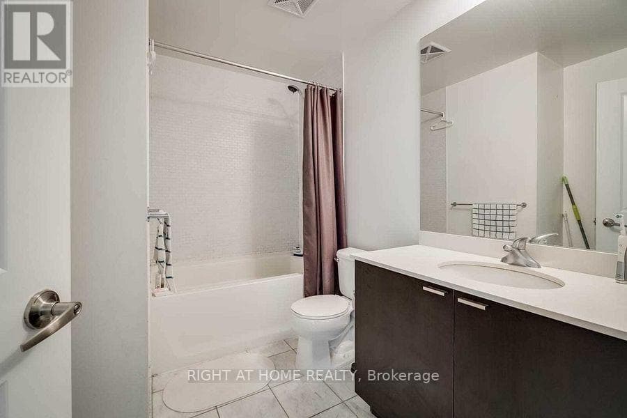 Toronto (Church-Yonge Corridor) — Toronto (Church-Yonge Corridor) - Main photo