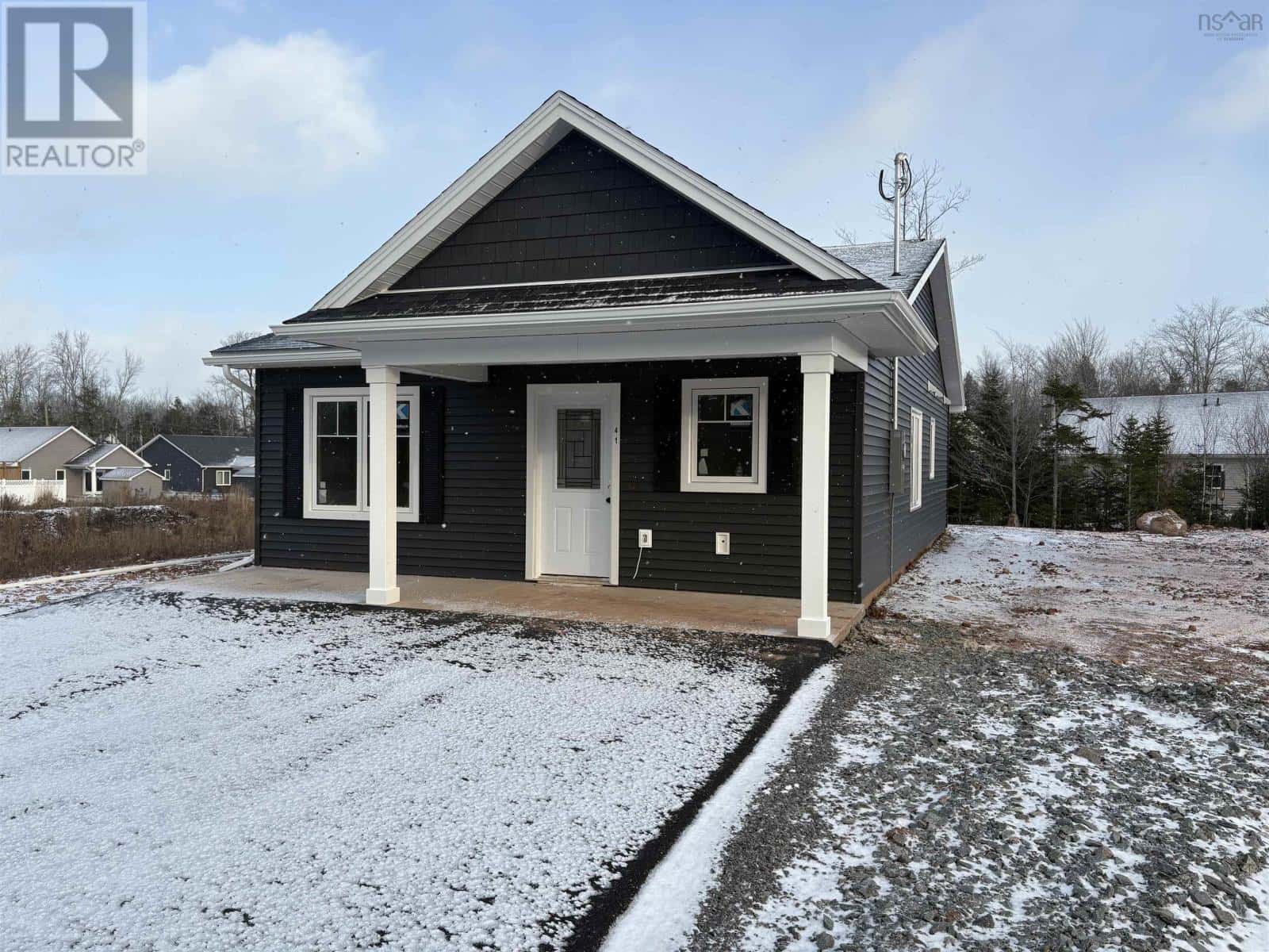 41 Amelia Ave Avenue — Stewiacke, Nova Scotia - Photo 2 of 4