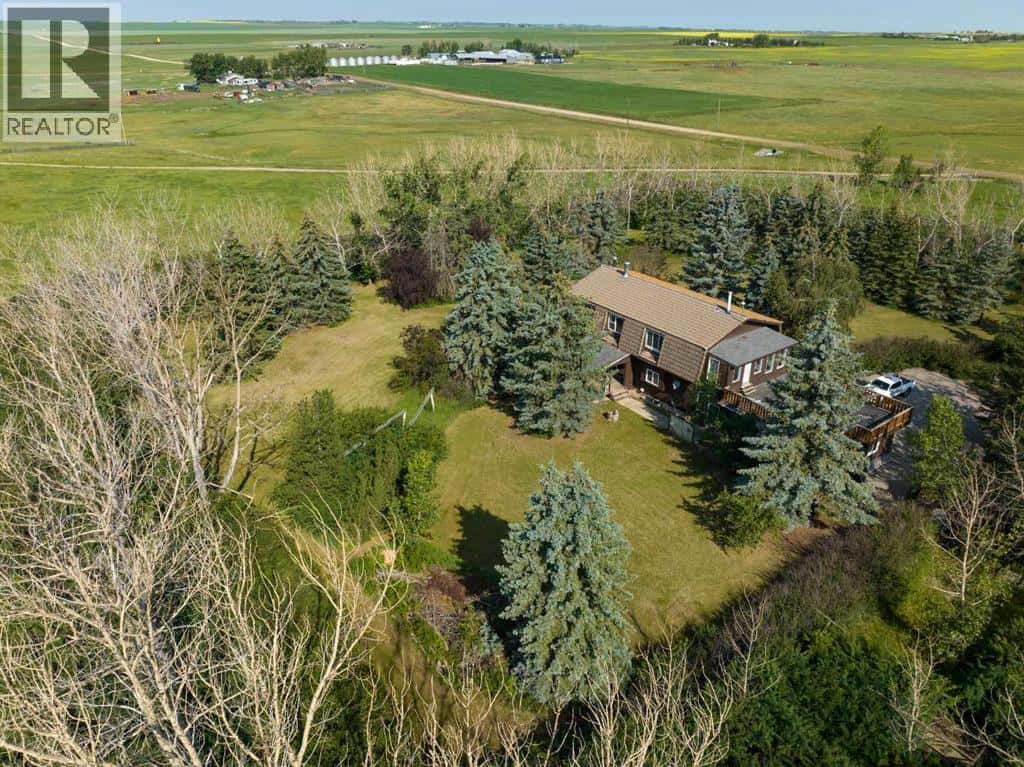 281141 TOWNSHIP ROAD 274 — Rural Rocky View County, Alberta - Photo 5 of 46