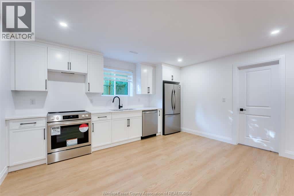 LaSalle — LaSalle - Photo 4 of 22