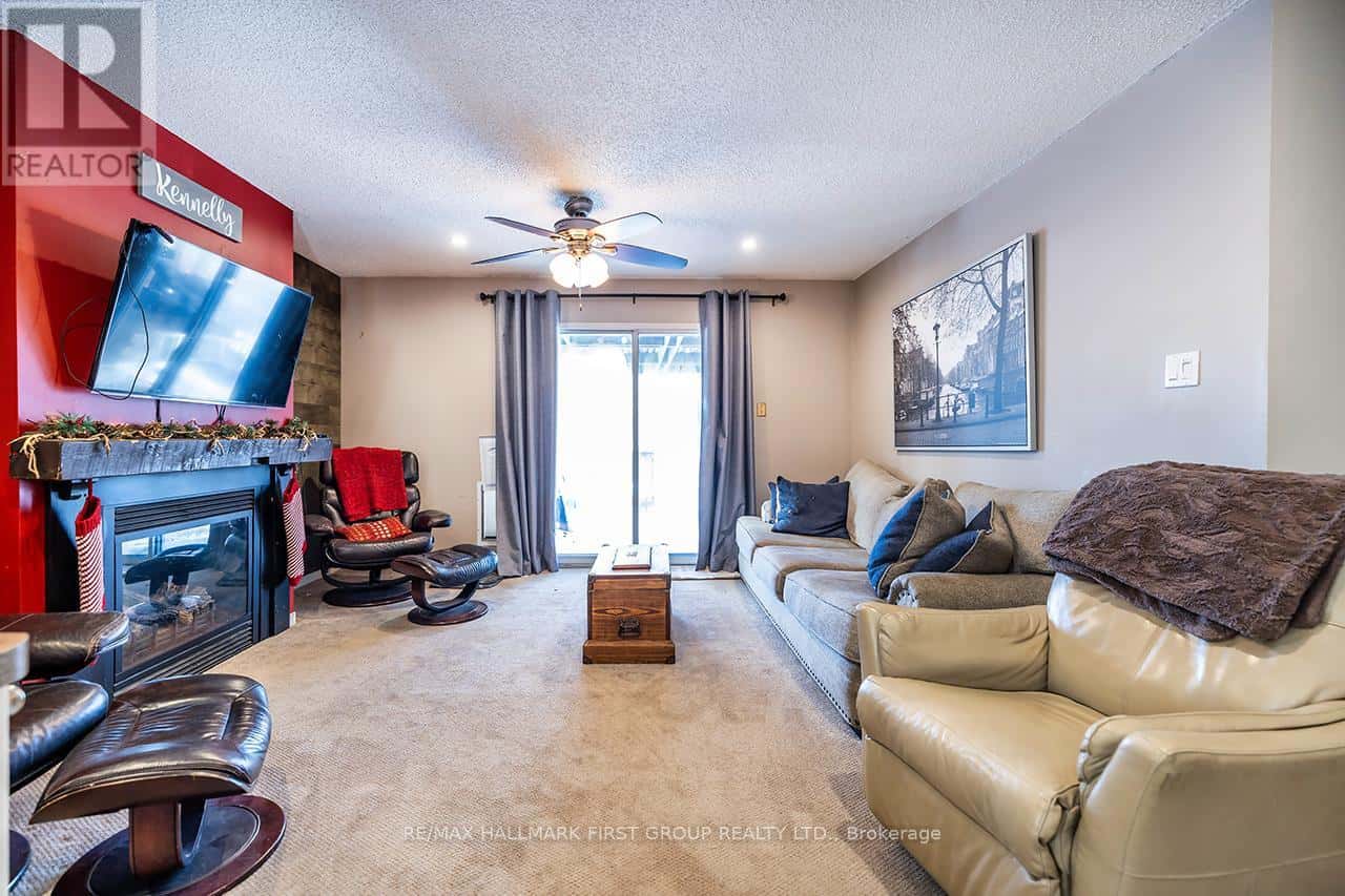 Clarington (Newcastle) — Clarington (Newcastle) - Photo 5 of 49