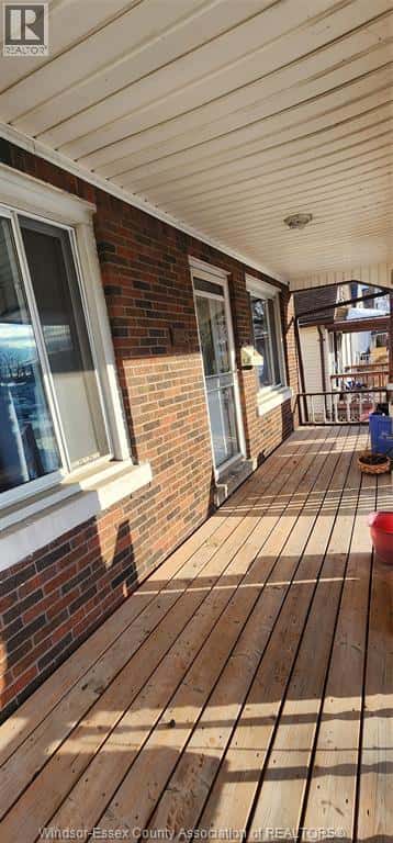 Windsor — Windsor - Photo 3 of 15