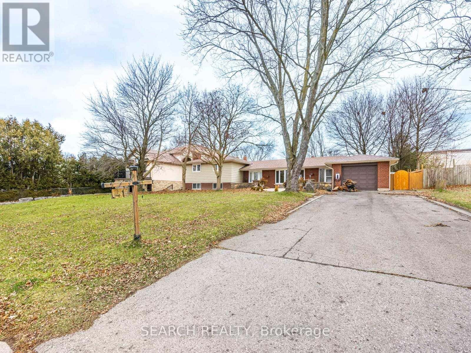 41 HAMILTON DRIVE — Newmarket (Huron Heights-Leslie Valley), Ontario - Photo 3 of 36