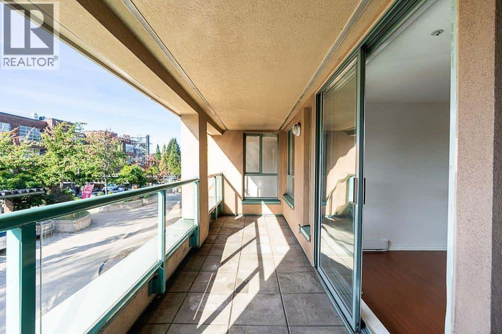 North Vancouver — North Vancouver - Photo 3 of 22