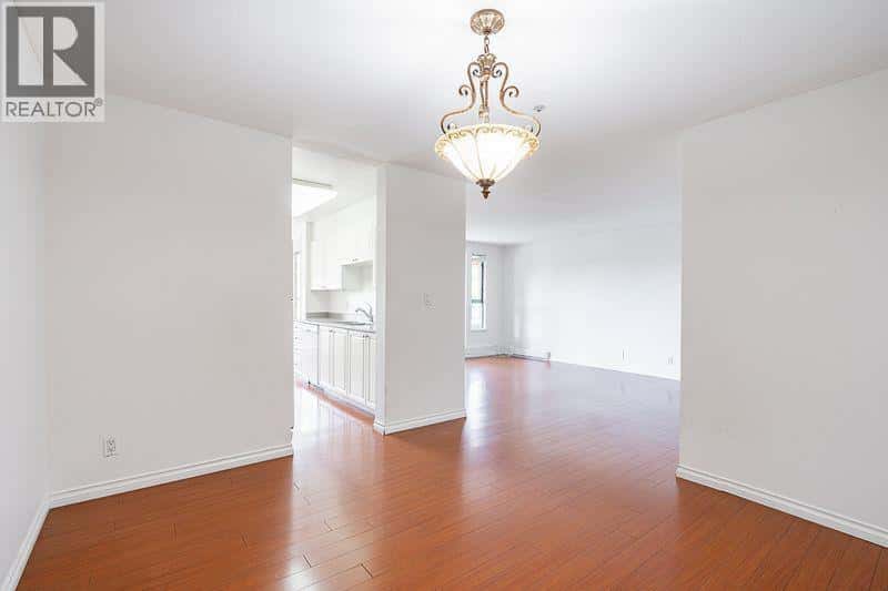 211 223 MOUNTAIN HIGHWAY — North Vancouver, British Columbia - Photo 5 of 22