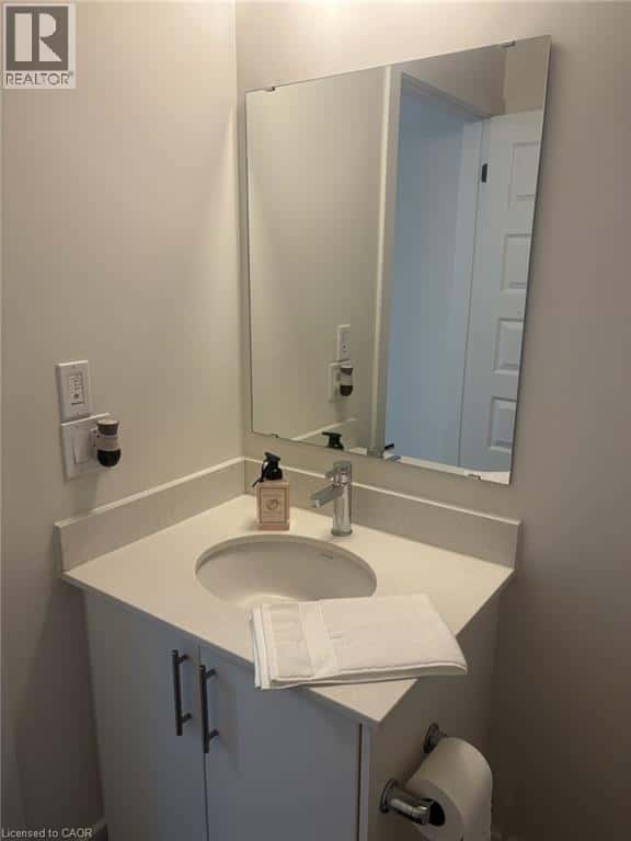 Kitchener — Kitchener - Photo 3 of 17