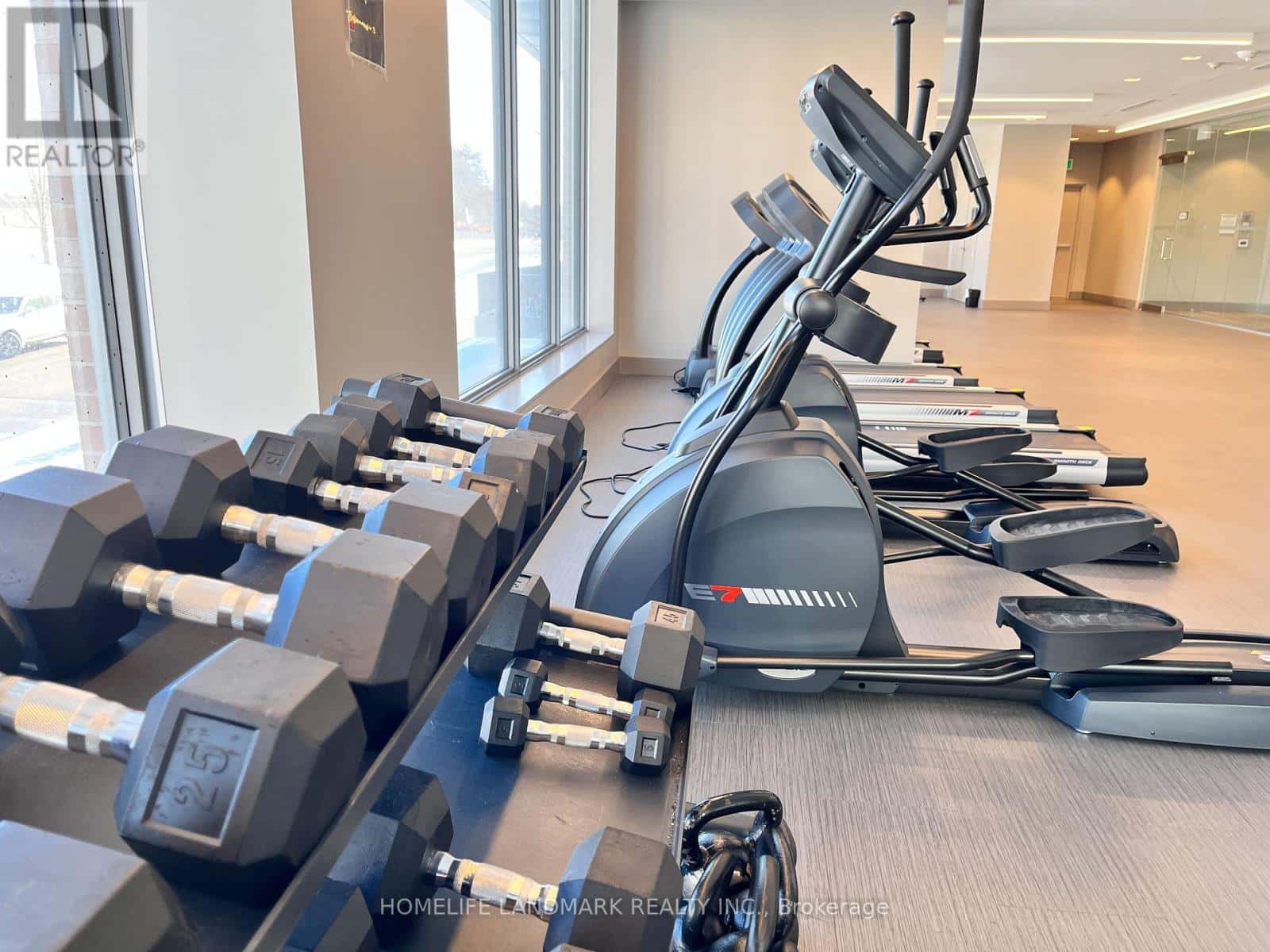 Toronto (Henry Farm) — Toronto (Henry Farm) - Photo 4 of 29