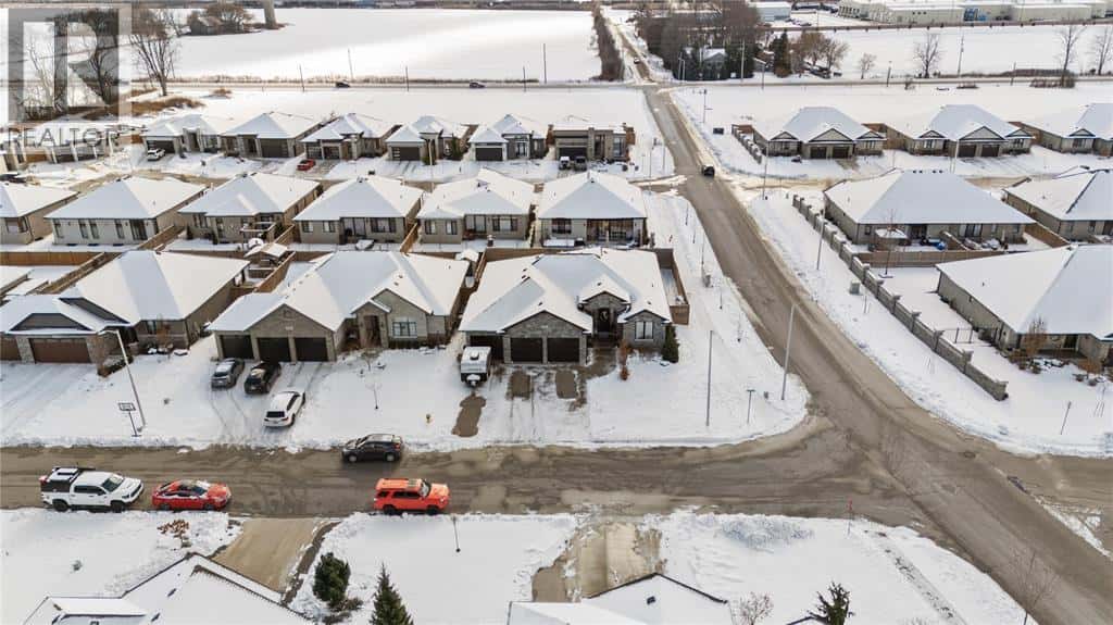 401 RODRIGUEZ DRIVE — Sarnia - Photo 4 of 49