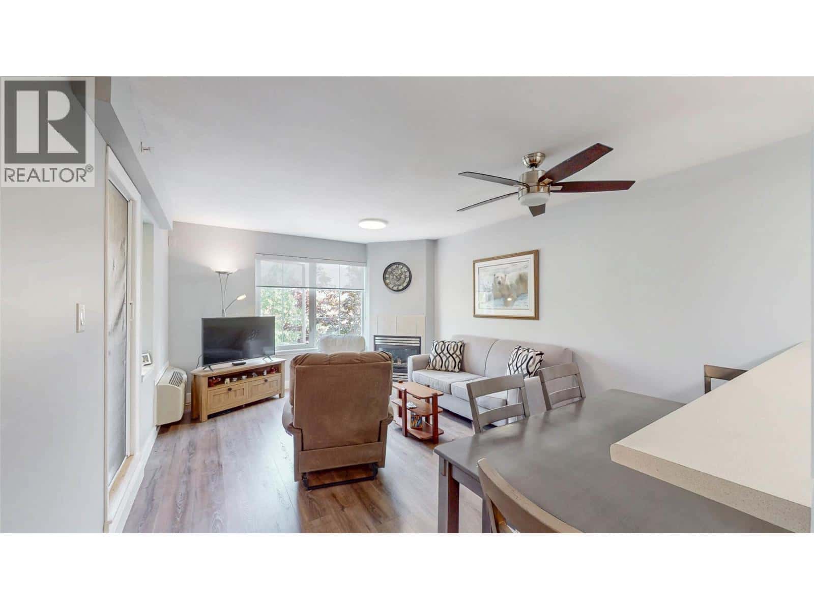 Osoyoos — Osoyoos - Photo 3 of 32