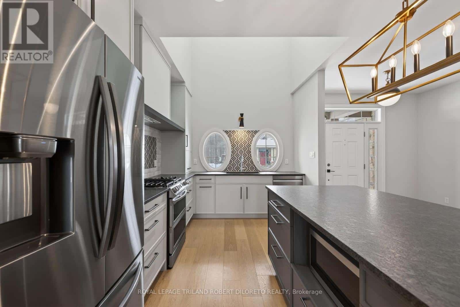 Tillsonburg — Tillsonburg - Photo 5 of 32