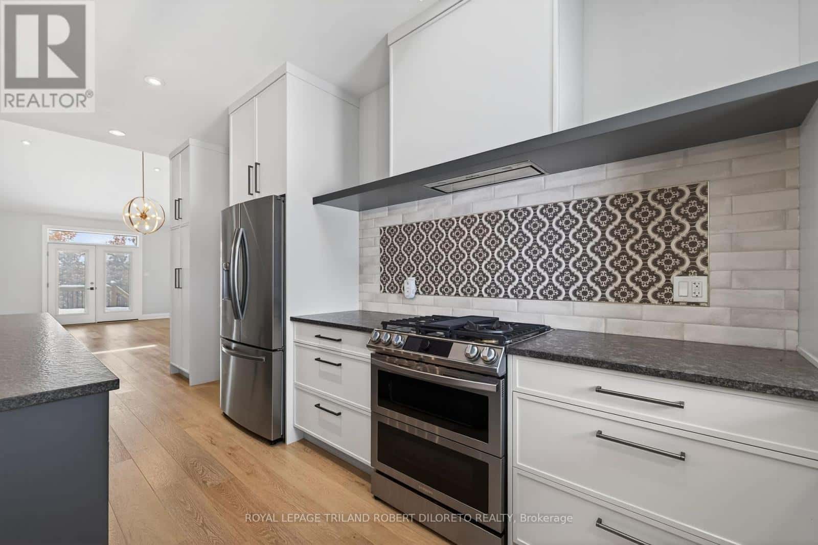 Tillsonburg — Tillsonburg - Photo 4 of 32