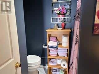 Strathroy-Caradoc (SE) — Strathroy-Caradoc (SE) - Photo 4 of 12