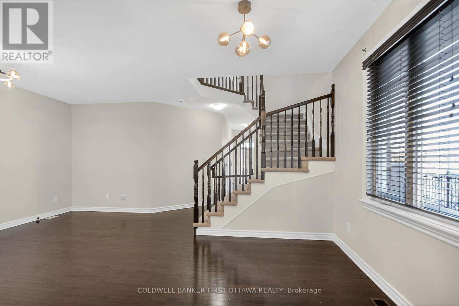 184 HIGHBURY PARK DRIVE — Ottawa - Photo 5 of 50