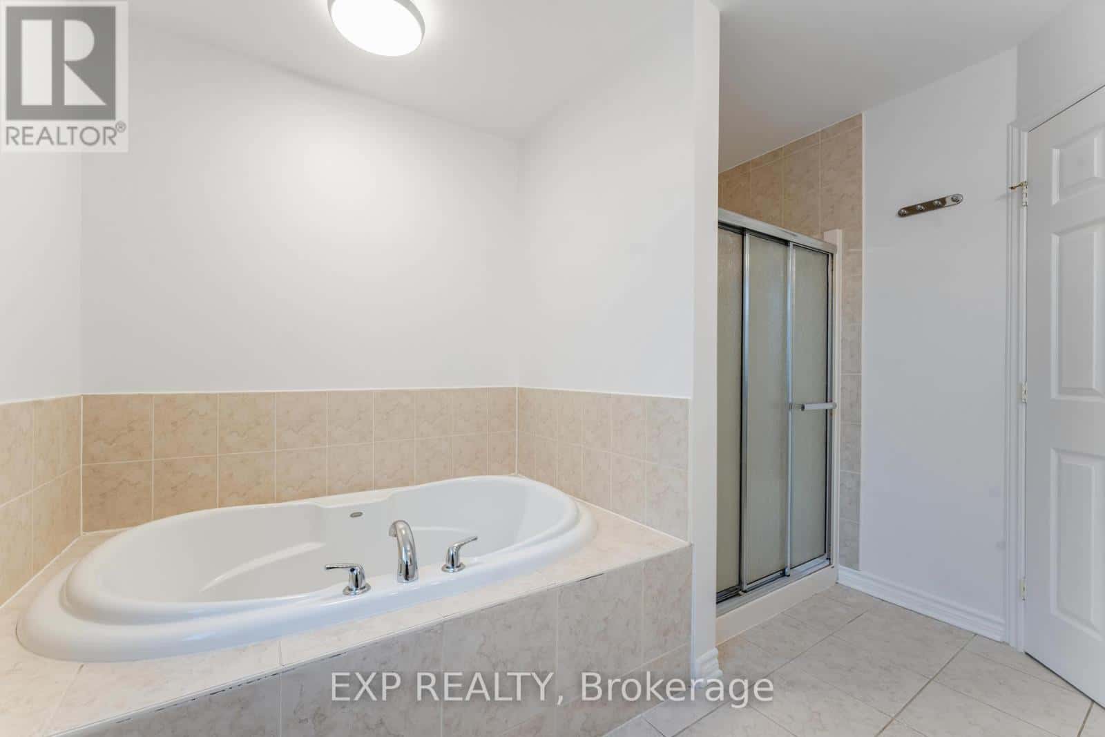 Ottawa — Ottawa - Photo 5 of 50