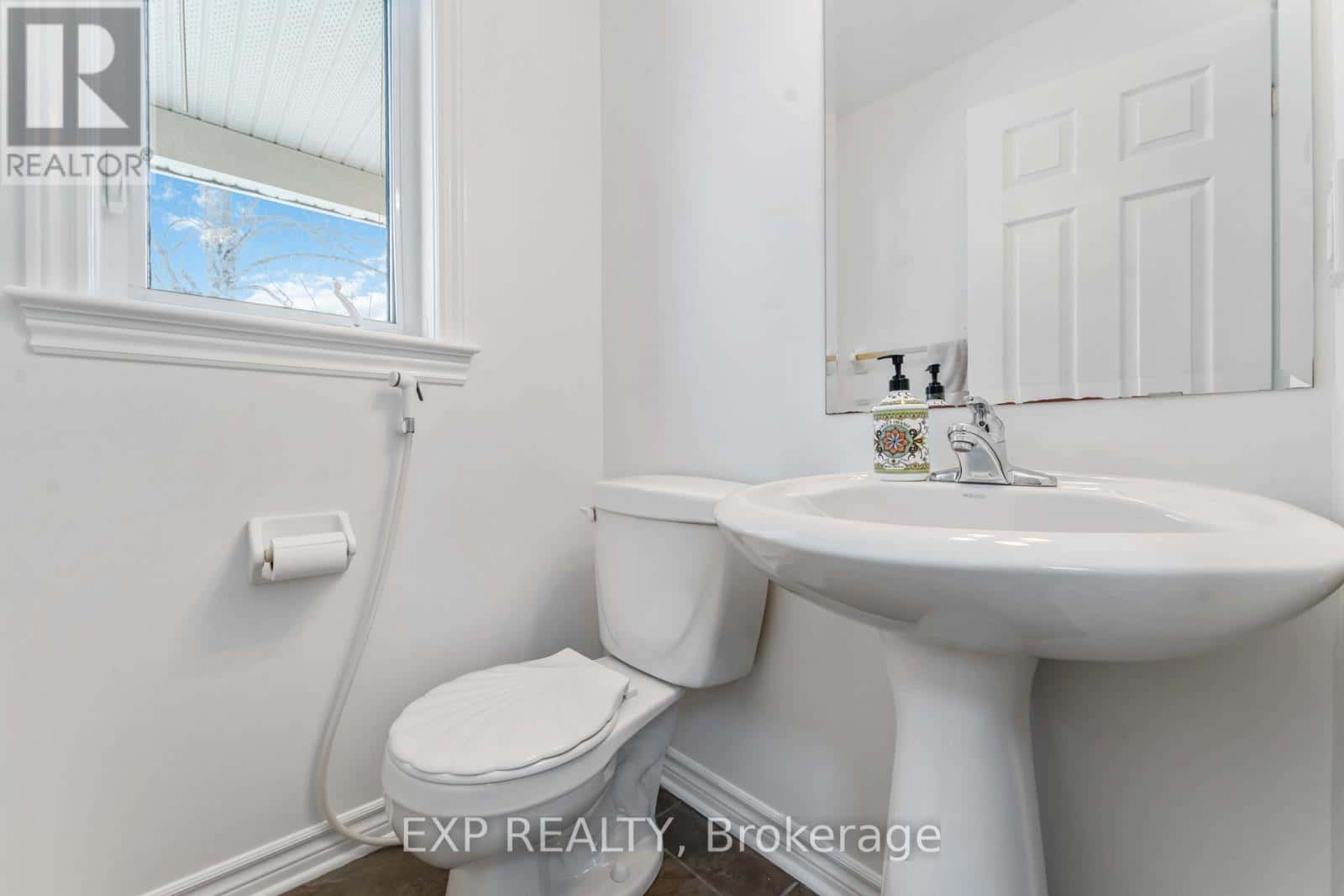 Ottawa — Ottawa - Photo 4 of 50