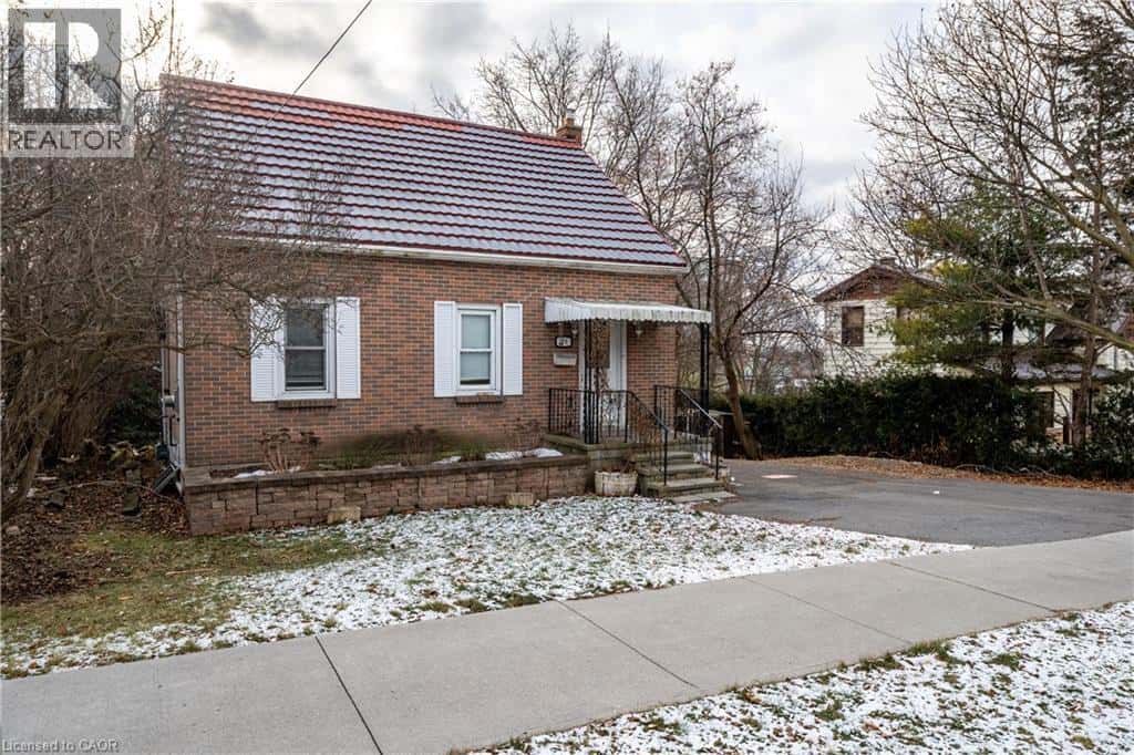 29 DONALD Street — Belleville, Ontario - Photo 4 of 12