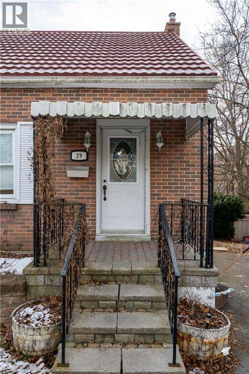 29 DONALD Street — Belleville, Ontario - Photo 5 of 12