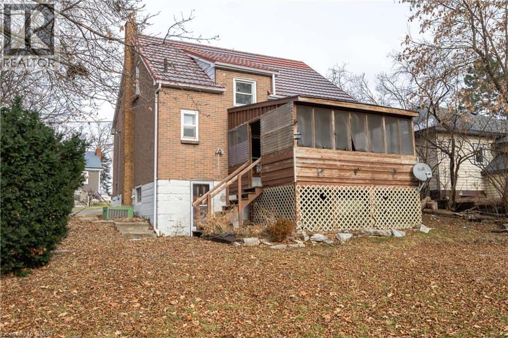 Belleville — Belleville - Photo 5 of 12