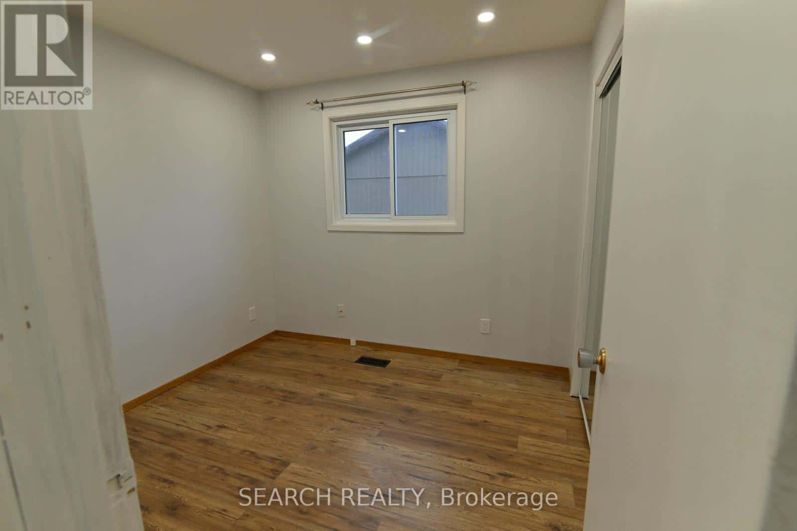 81 MAIN STREET — Brock (Beaverton), Ontario - Photo 4 of 22