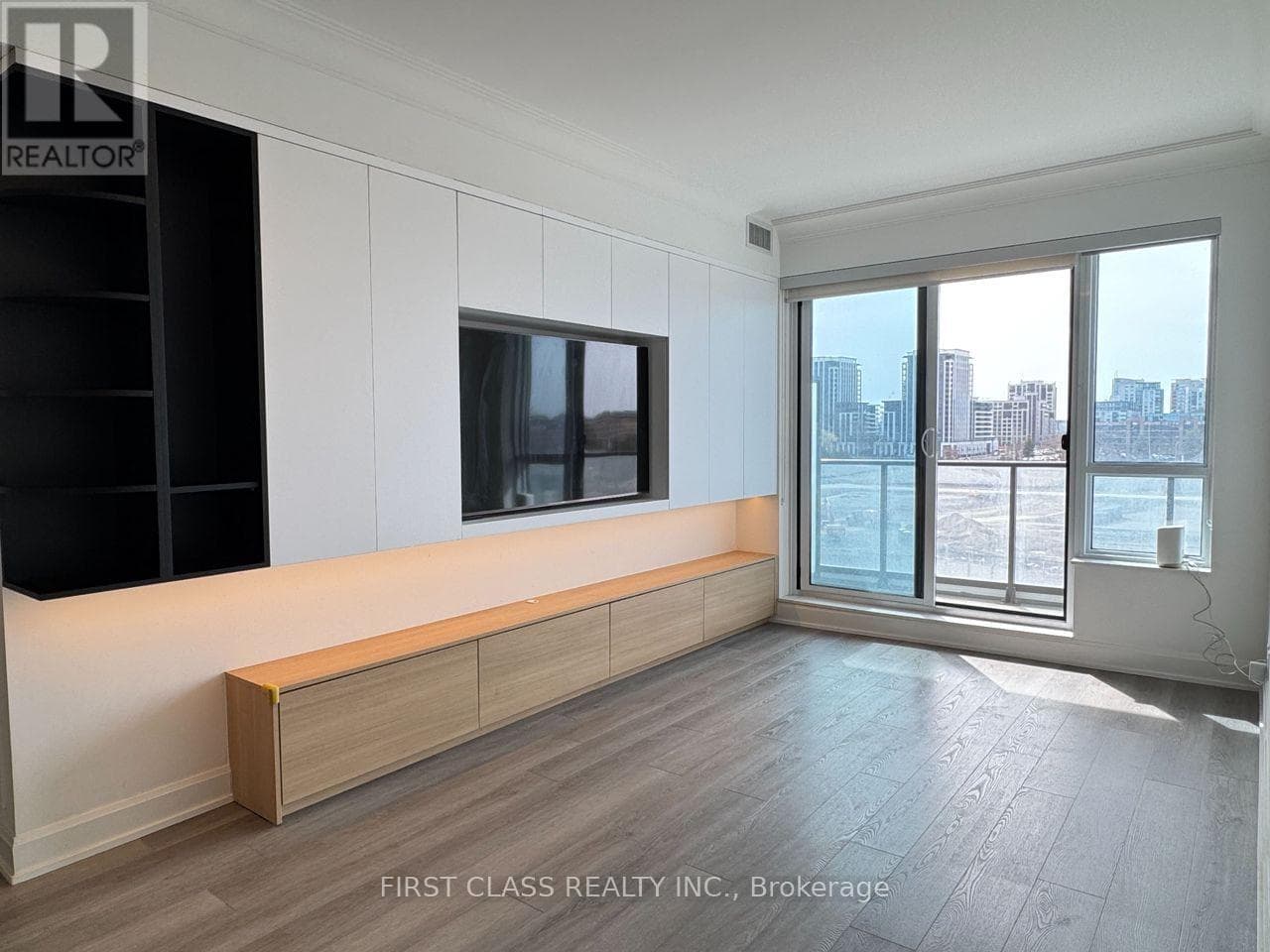 707 - 8 WATER WALK DRIVE — Markham (Unionville), Ontario - Main photo