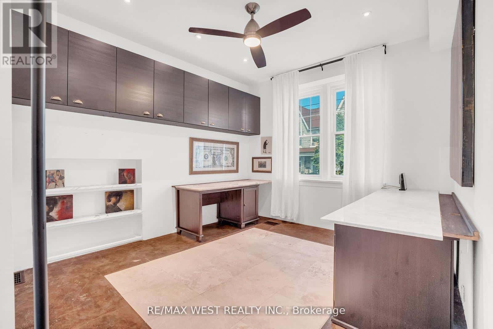 Toronto (Trinity-Bellwoods) — Toronto (Trinity-Bellwoods) - Photo 4 of 48