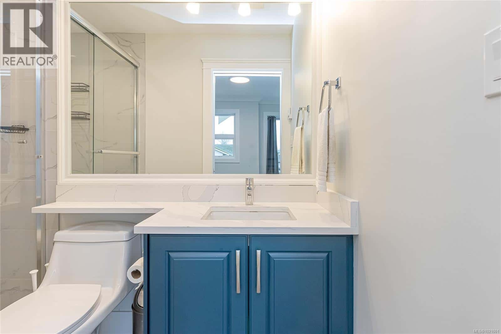 Duncan — Duncan - Photo 5 of 48