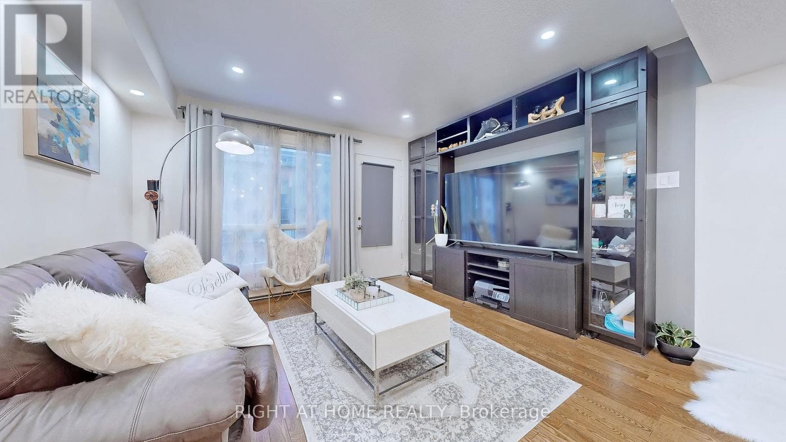 Toronto (South Riverdale) — Toronto (South Riverdale) - Main photo