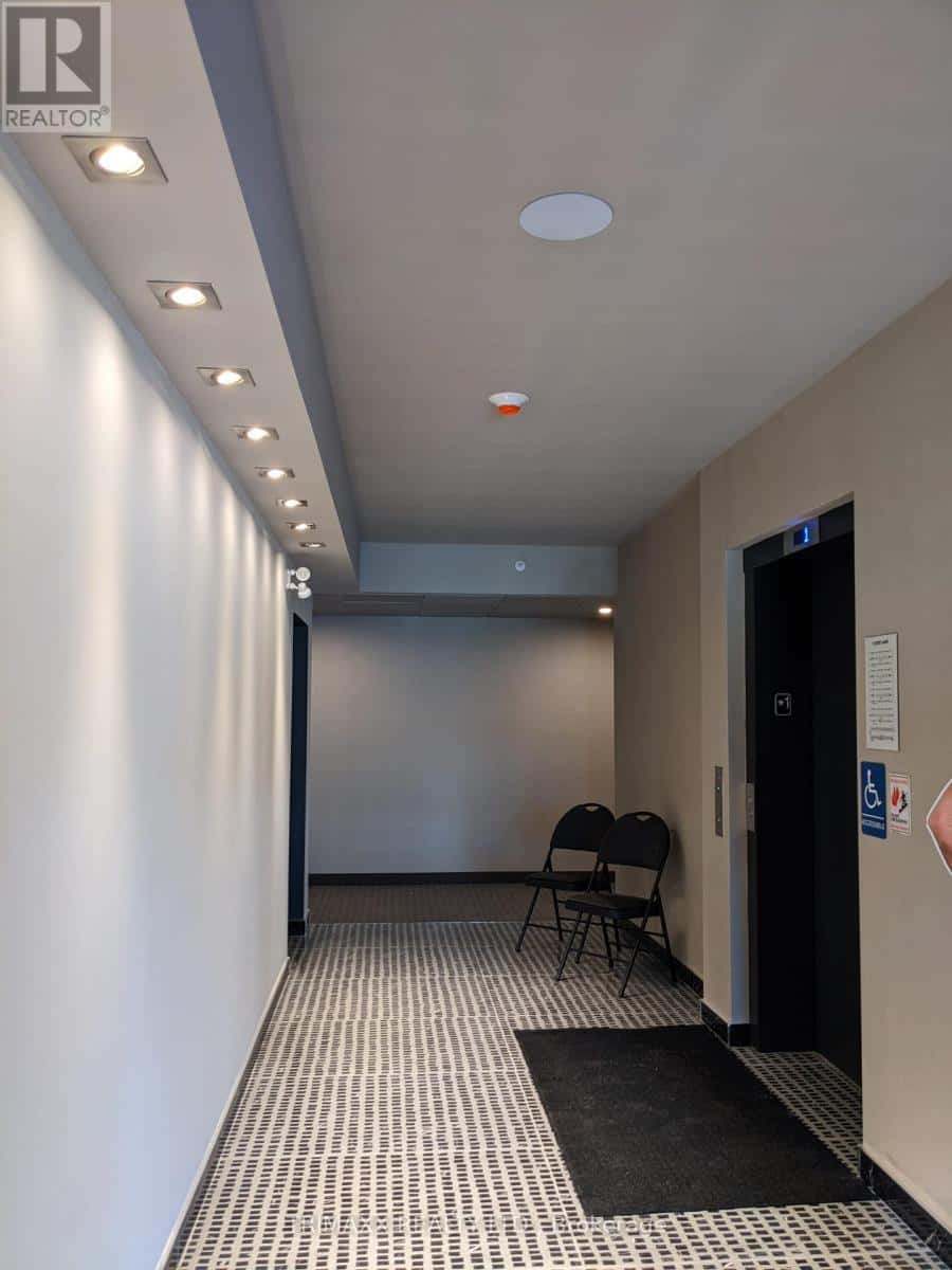 Barrie (Innis-Shore) — Barrie (Innis-Shore) - Photo 4 of 13