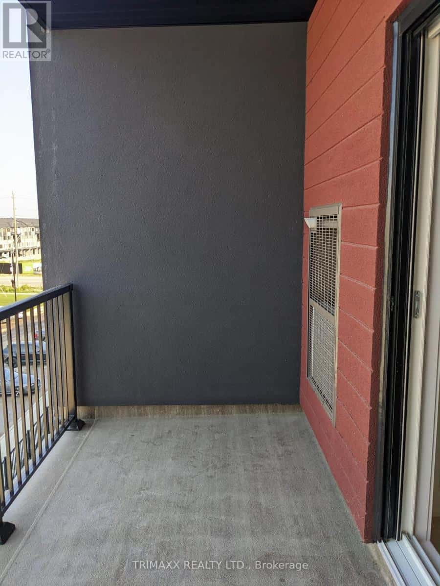 Barrie (Innis-Shore) — Barrie (Innis-Shore) - Photo 2 of 13