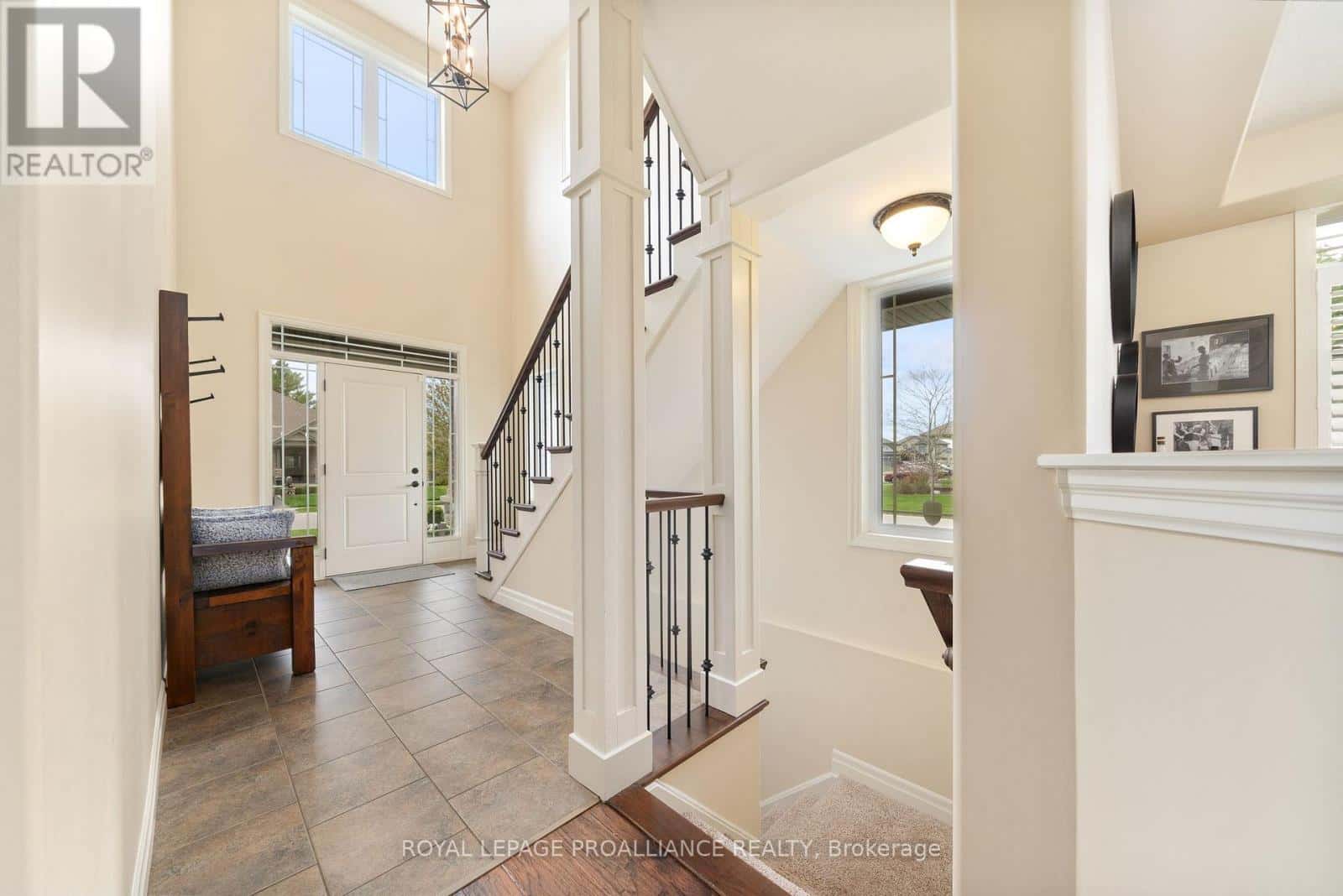 19 SCENIC DRIVE — Belleville (Thurlow Ward), Ontario - Photo 3 of 46