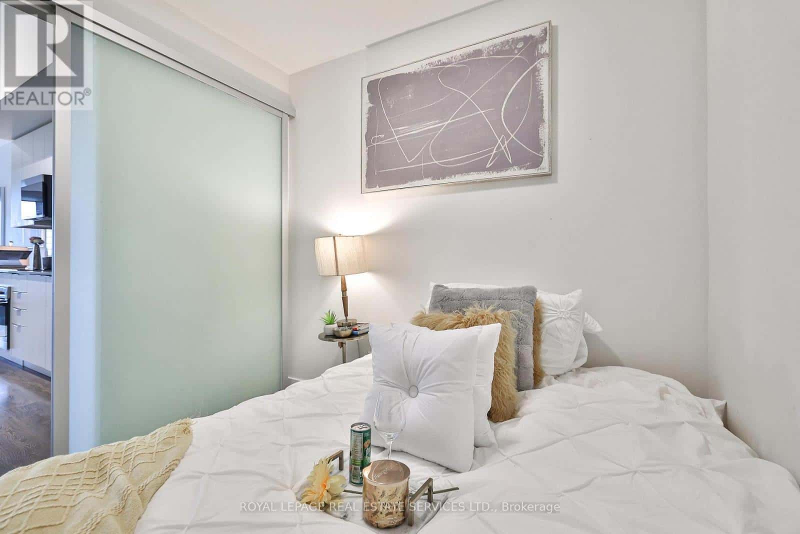 414 - 2489 TAUNTON ROAD — Oakville (RO River Oaks), Ontario - Photo 4 of 96