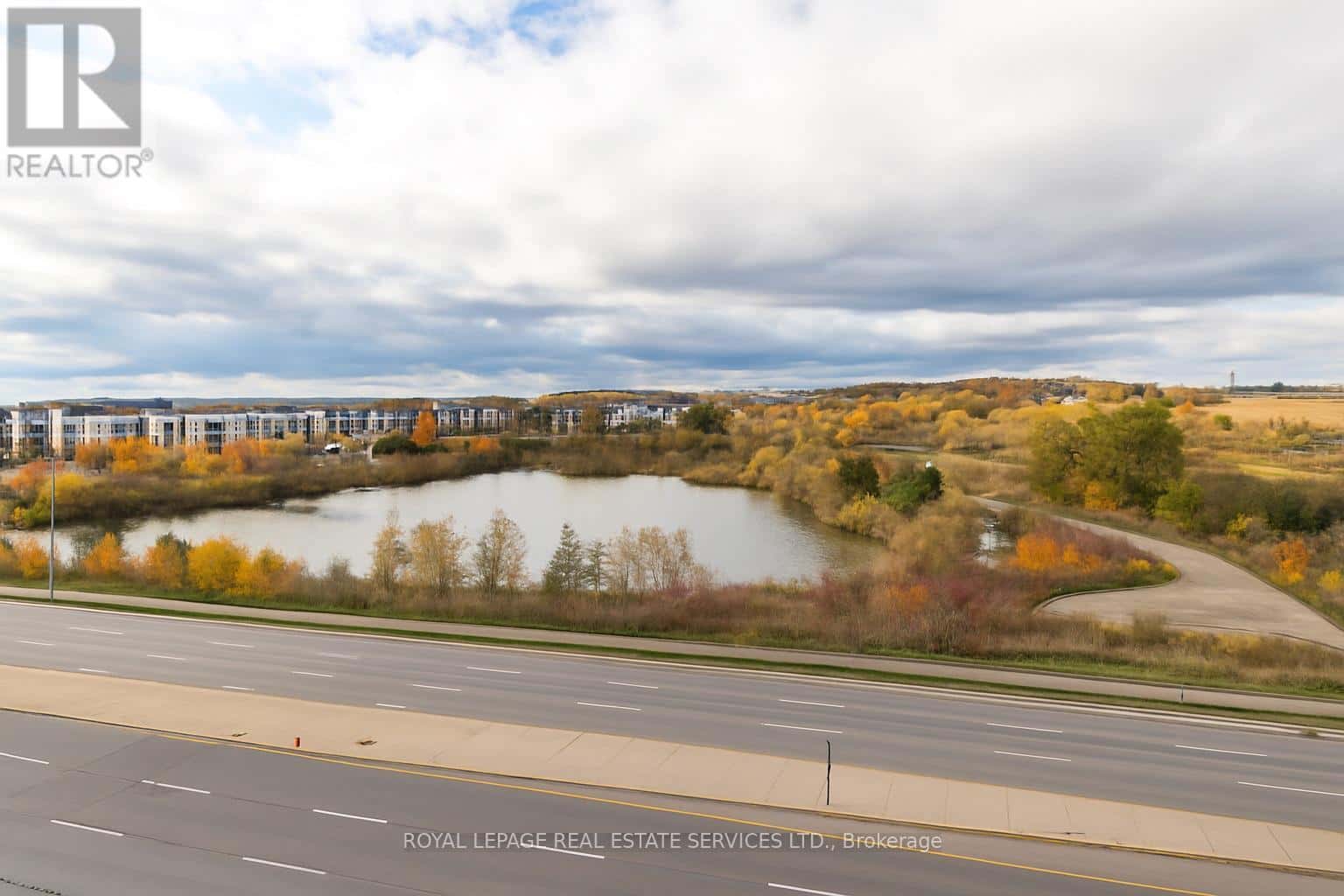 414 - 2489 TAUNTON ROAD — Oakville (RO River Oaks), Ontario - Photo 3 of 96