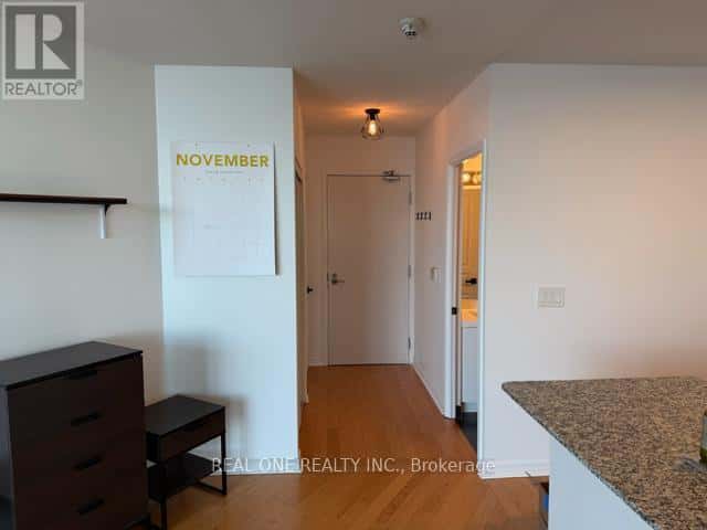 Toronto (Mimico) — Toronto (Mimico) - Photo 2 of 15