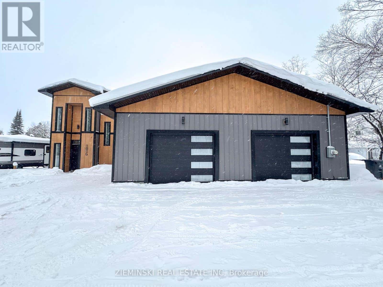 1016 HIGHWAY BEACH ROAD — Iroquois Falls, Ontario - Photo 4 of 44