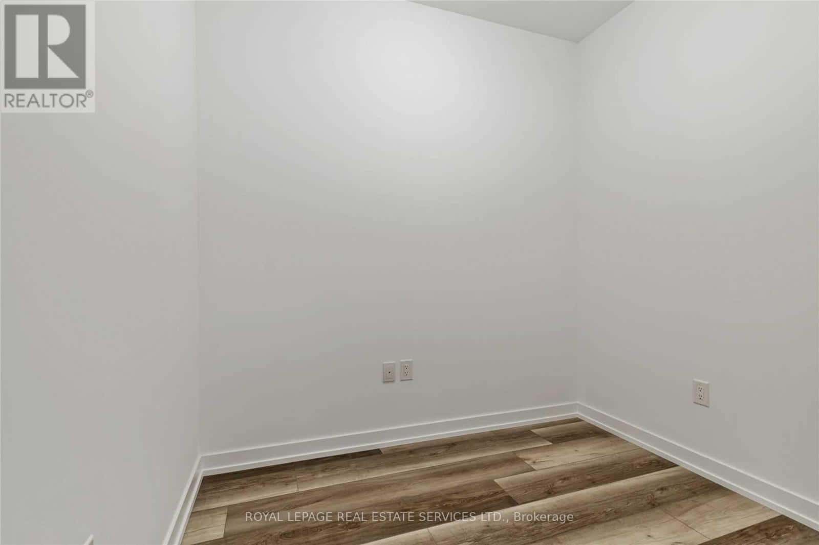 Hamilton (Waterdown) — Hamilton (Waterdown) - Photo 2 of 21