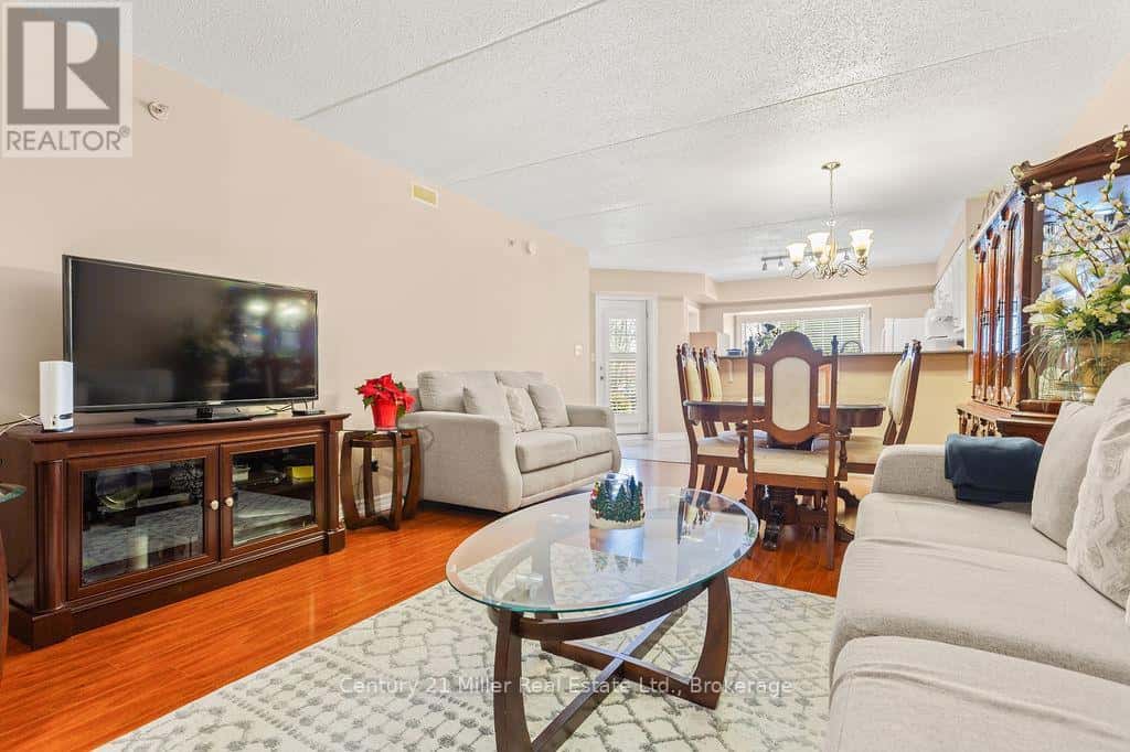 111 - 1450 BISHOPS GATE — Oakville (GA Glen Abbey), Ontario - Photo 4 of 30