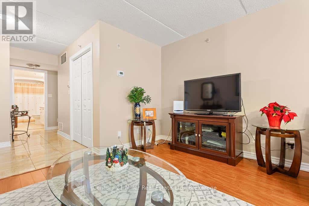 111 - 1450 BISHOPS GATE — Oakville (GA Glen Abbey), Ontario - Photo 5 of 30