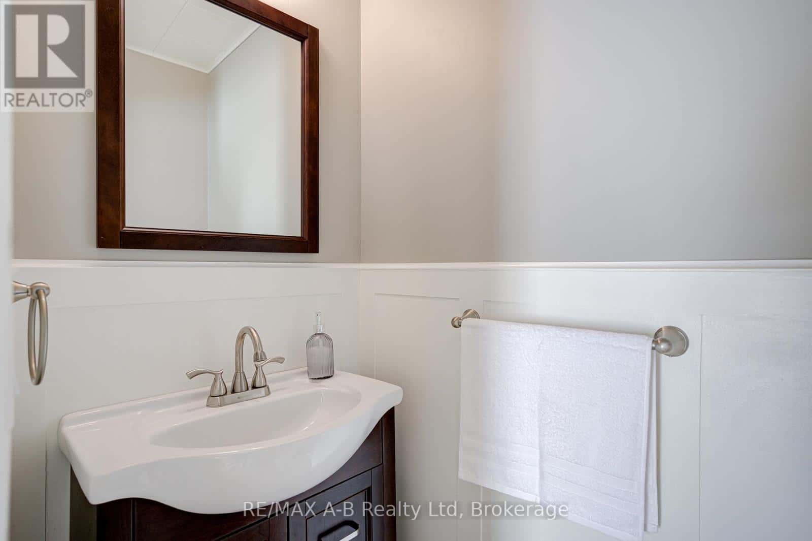 Stratford — Stratford - Photo 5 of 47