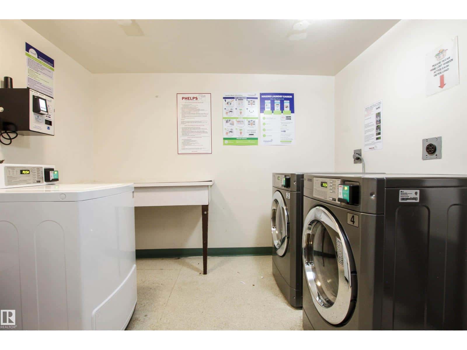 Edmonton — Edmonton - Photo 5 of 26