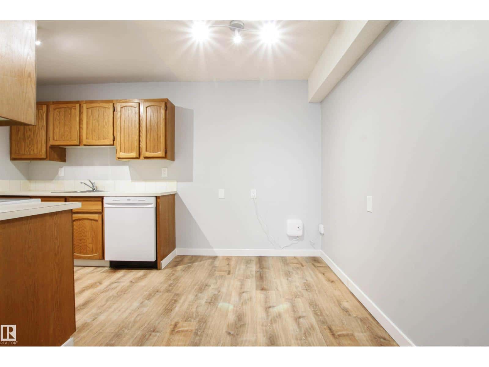 Edmonton — Edmonton - Photo 2 of 26